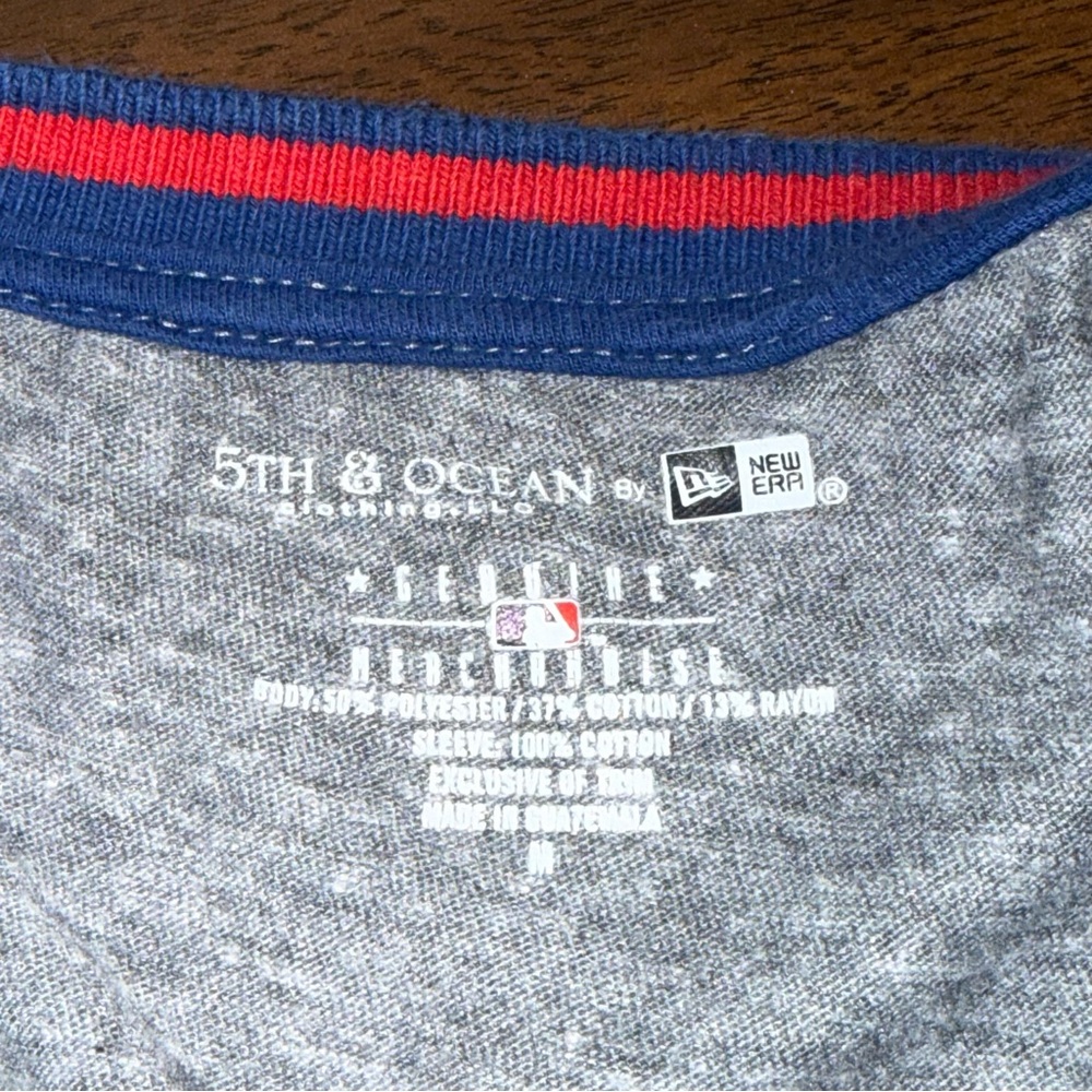 Chicago Cubs Glitter Logo V-Neck Tee New Era MLB Womens M - Picture 5 of 8